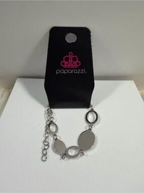 🩷5/$10🩷 paparazzi Silver Oval & Round Link Bracelet - Polished Silver Tone